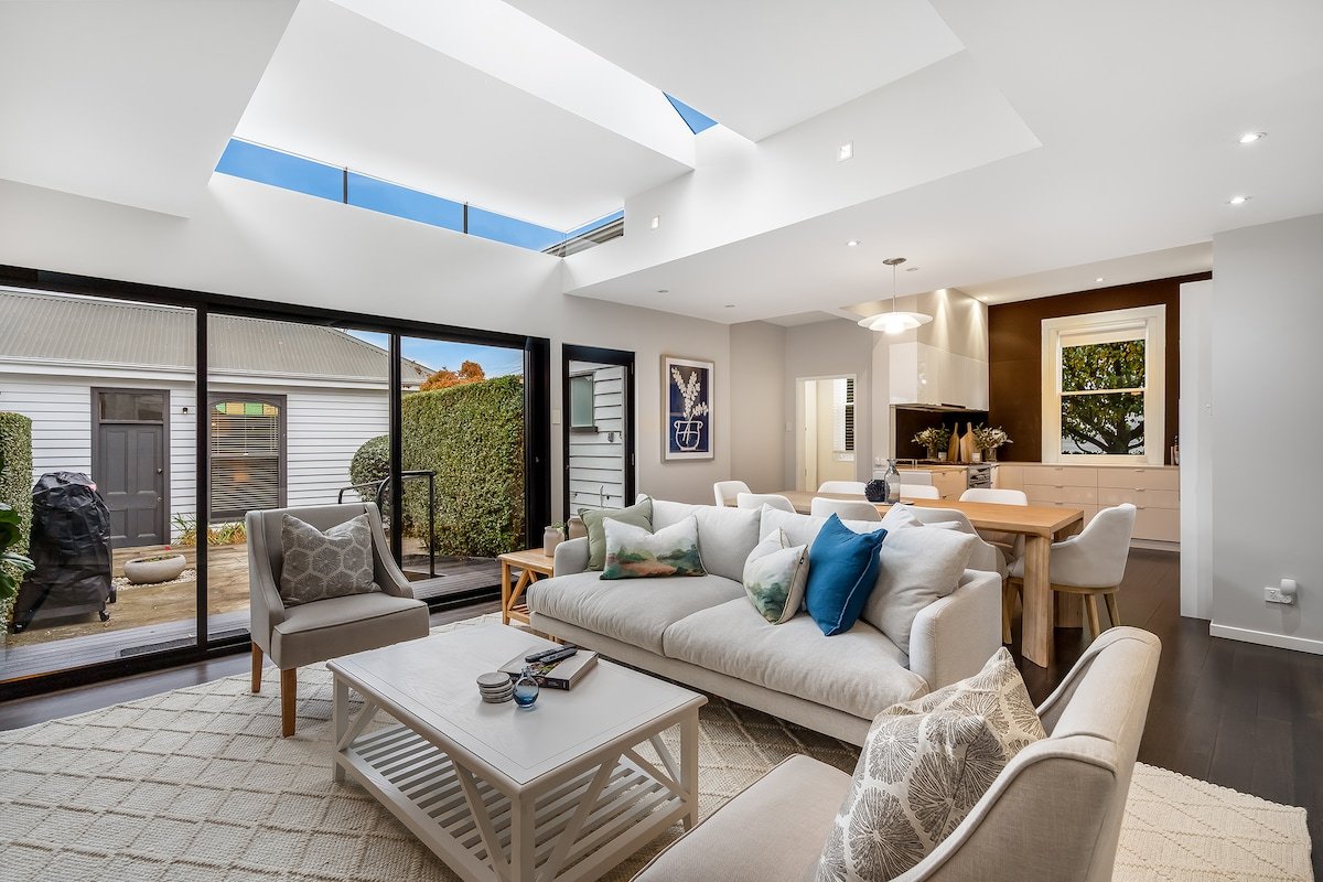 Modern Home in Heart of Sandy Bay gallery image 3