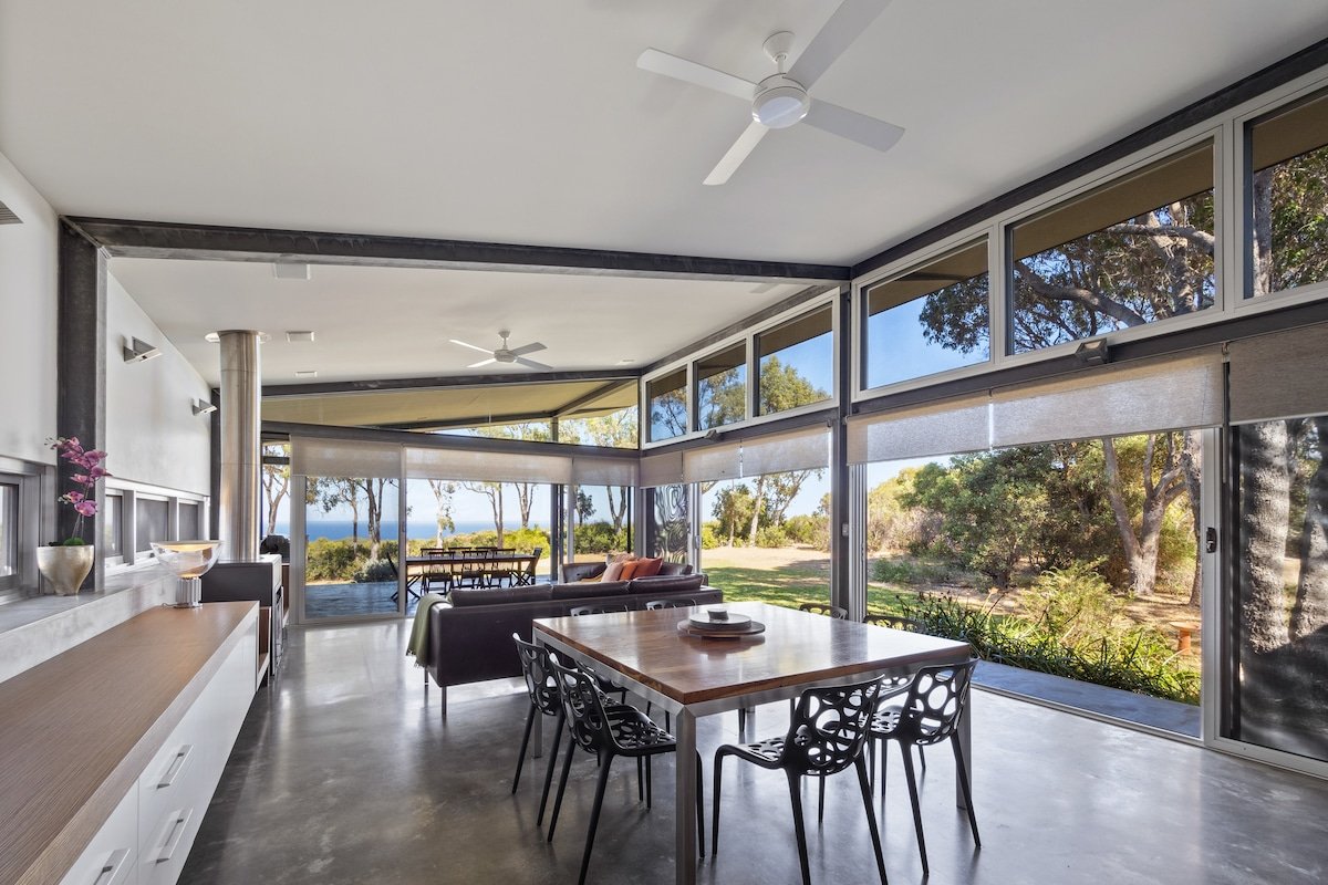 Redgate Beach House with Private Tennis Court gallery image 3