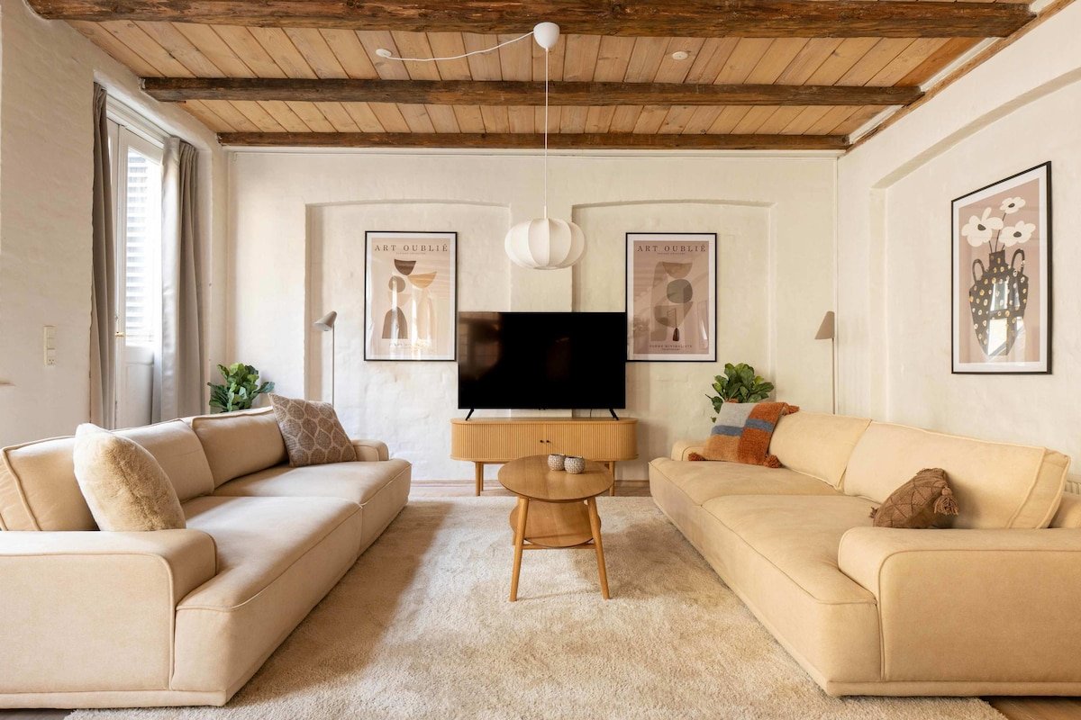 Charming 4BR Duplex in Nørrebro gallery image 2