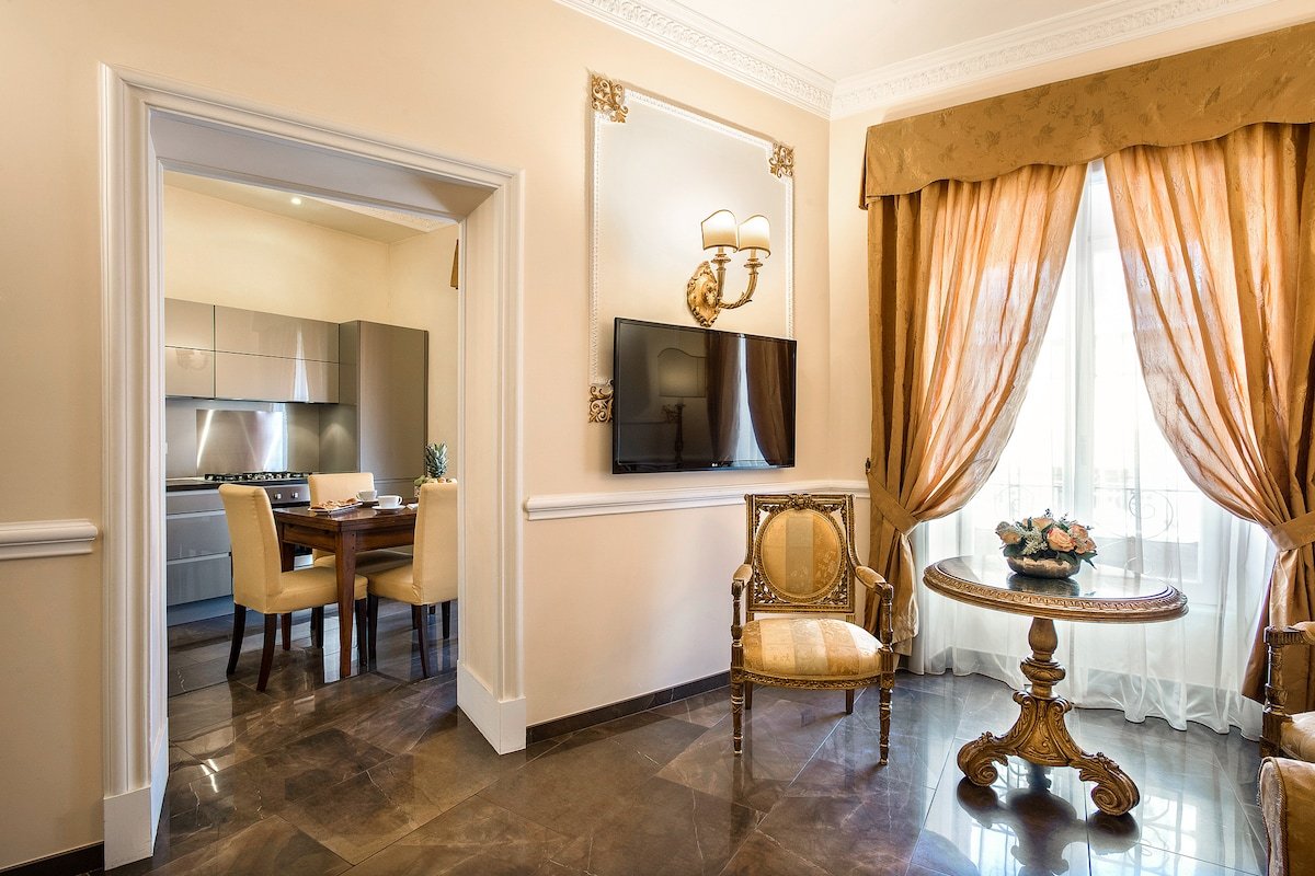 Luxury 3BR Apartment near Spanish Steps gallery image 5