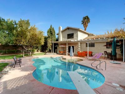 ELEGANT HOME CLOSE TO LV STRIP (up to 7 guests)
