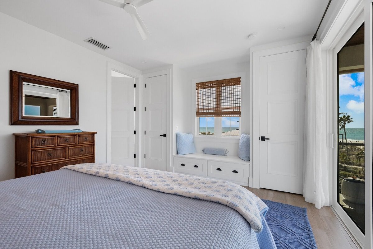 Lap of Luxury by Duncan Real Estate gallery image 5