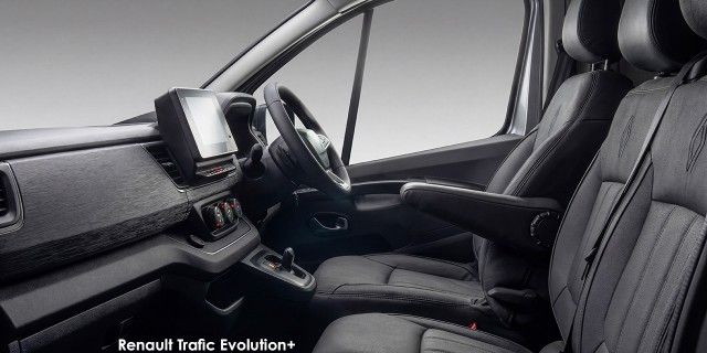 RENAULT TRAFIC 2.0 dCi TECHNO + AT - 3 