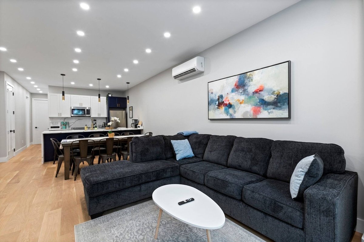 Luxurious 5-Bedroom Haven in the Heart of Brooklyn gallery image 2