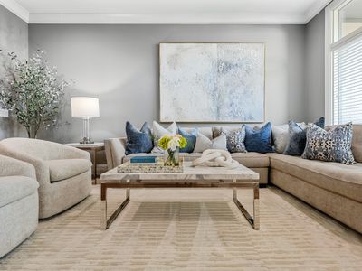 The Vanderbilt House – 1 mi to Broadway/7 Beds!