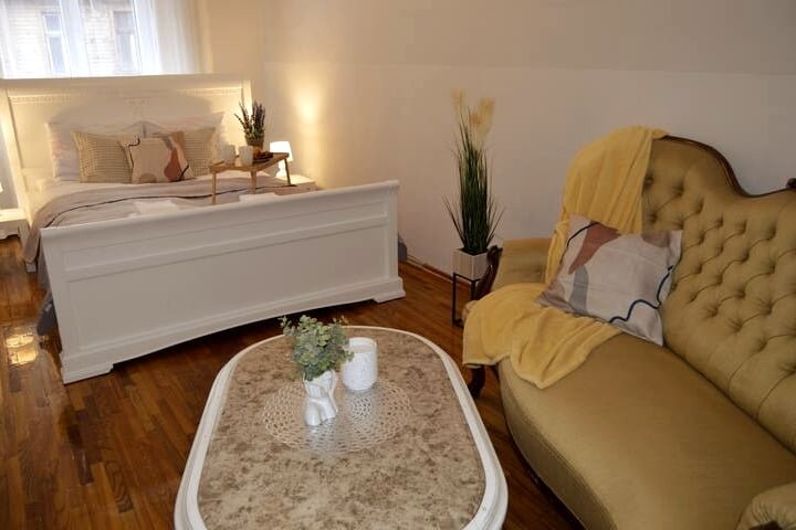 Classic 3BR Midtown Riga APT*Free parking*billiard gallery image 3