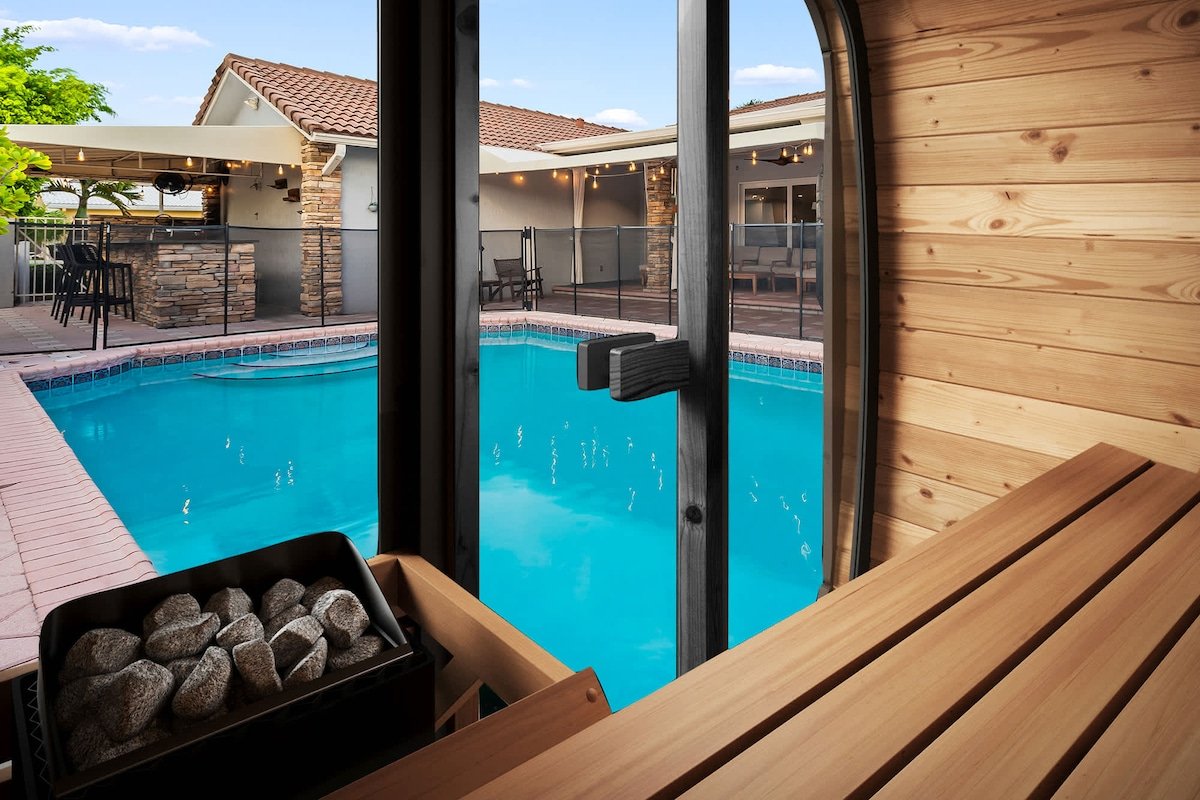 Luxury Waterfront | Pool, Sauna, Playground & more gallery image 5