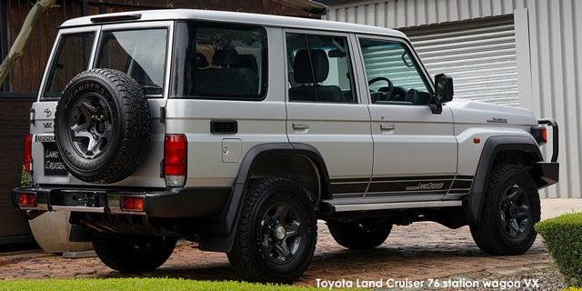 TOYOTA LANDCRUISER 76 2.8 GD-6 VX S/W A/T - 13 