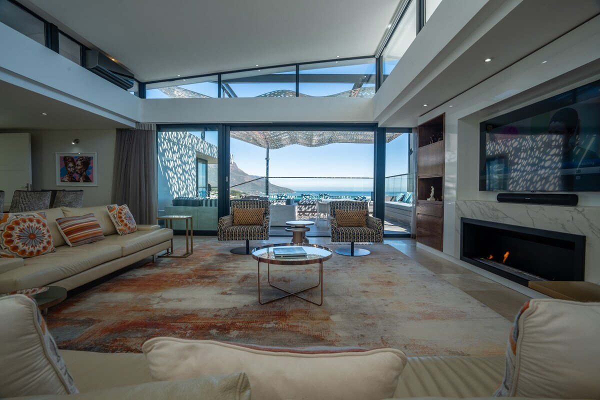 Sedgemoor Villa with 360 views & loadshedding free gallery image 4