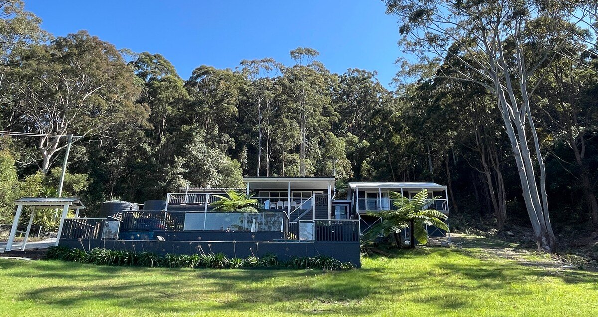 Bellavia Forest Retreat with Pool and Spa gallery image 3