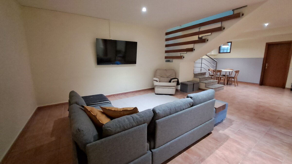 Magnolia l’Escala 1, casa con piscina y barbacoa gallery image 3