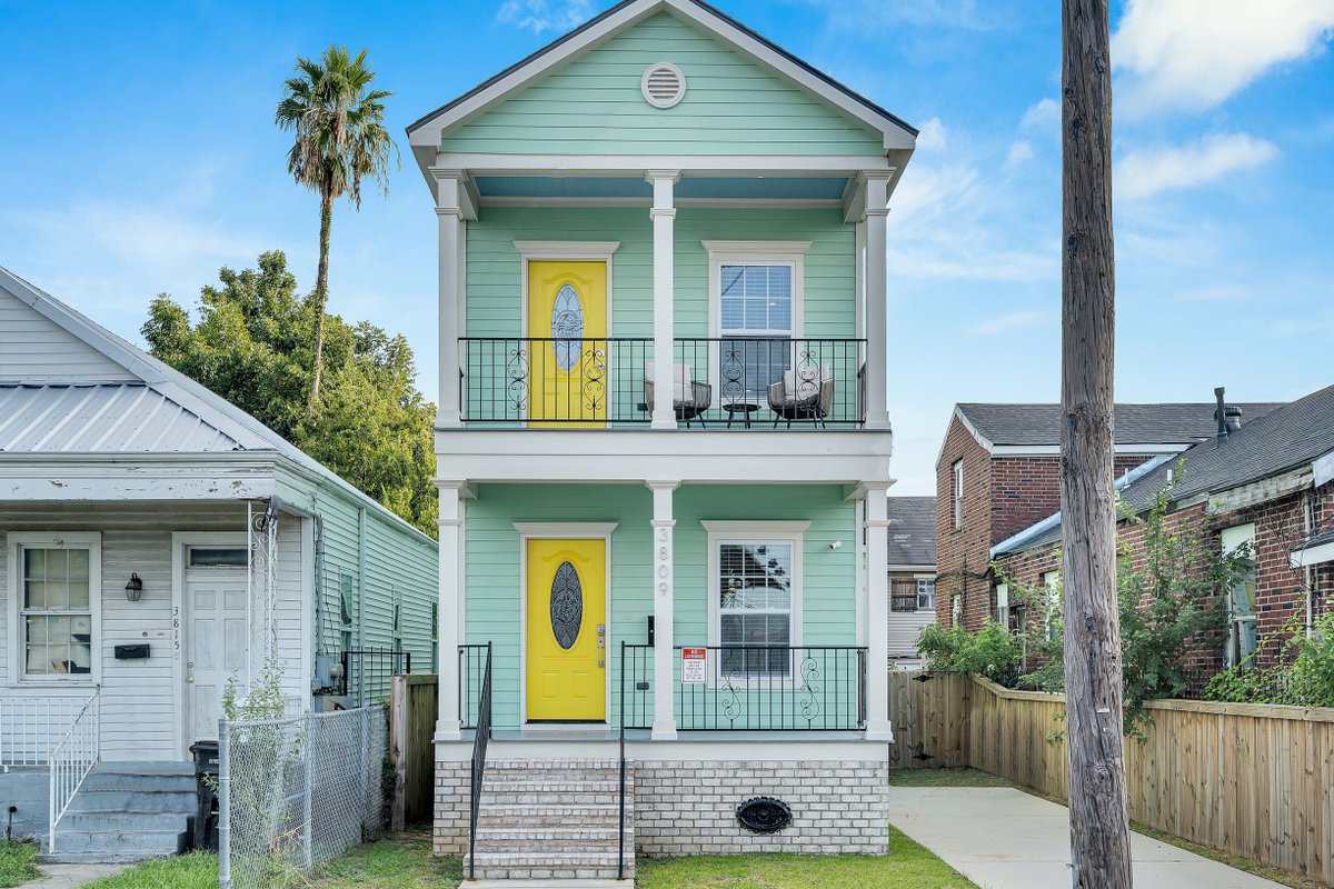 Pristine NOLA Gem- 5 enSuite Baths, Parking & Yard