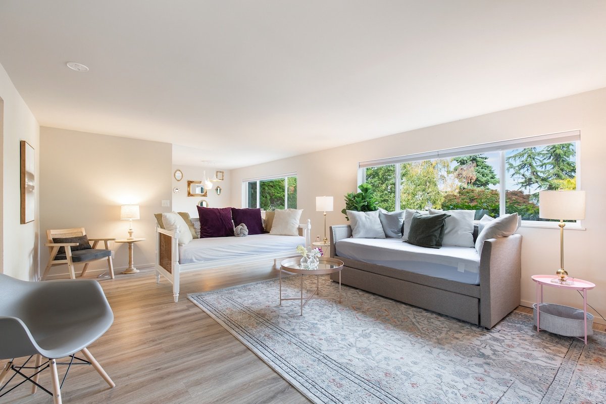 3BR Chic Queen Anne Retreat 4mi to DT Seattle -NEW gallery image 2
