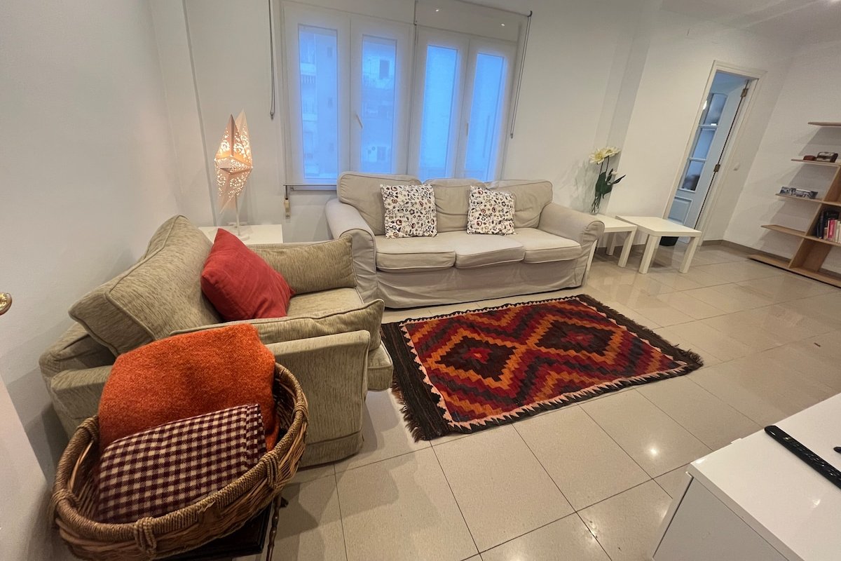Ruzafa, 110m2, brigth, conditioned air gallery image 2