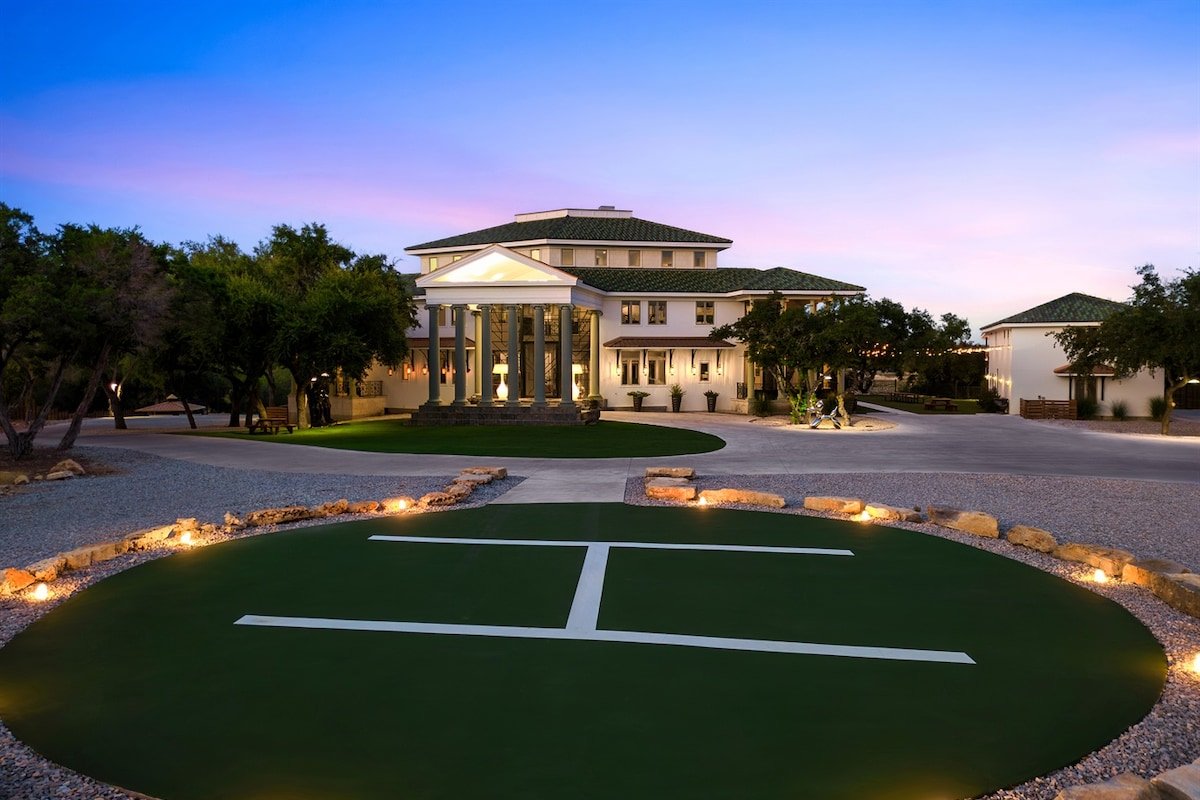 The Gatsby Mansion Waterfront w Casino Theater Spa gallery image 2