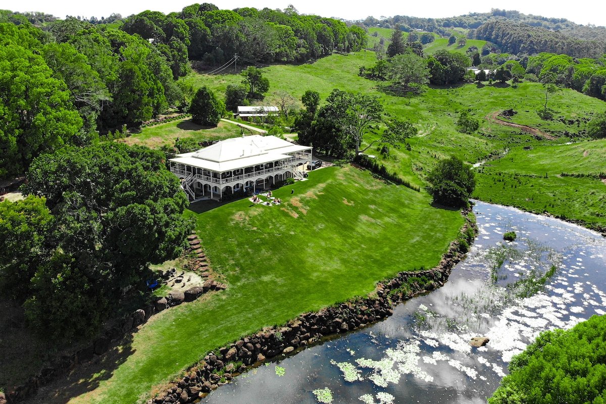 Federal Estate Whole House gallery image 2