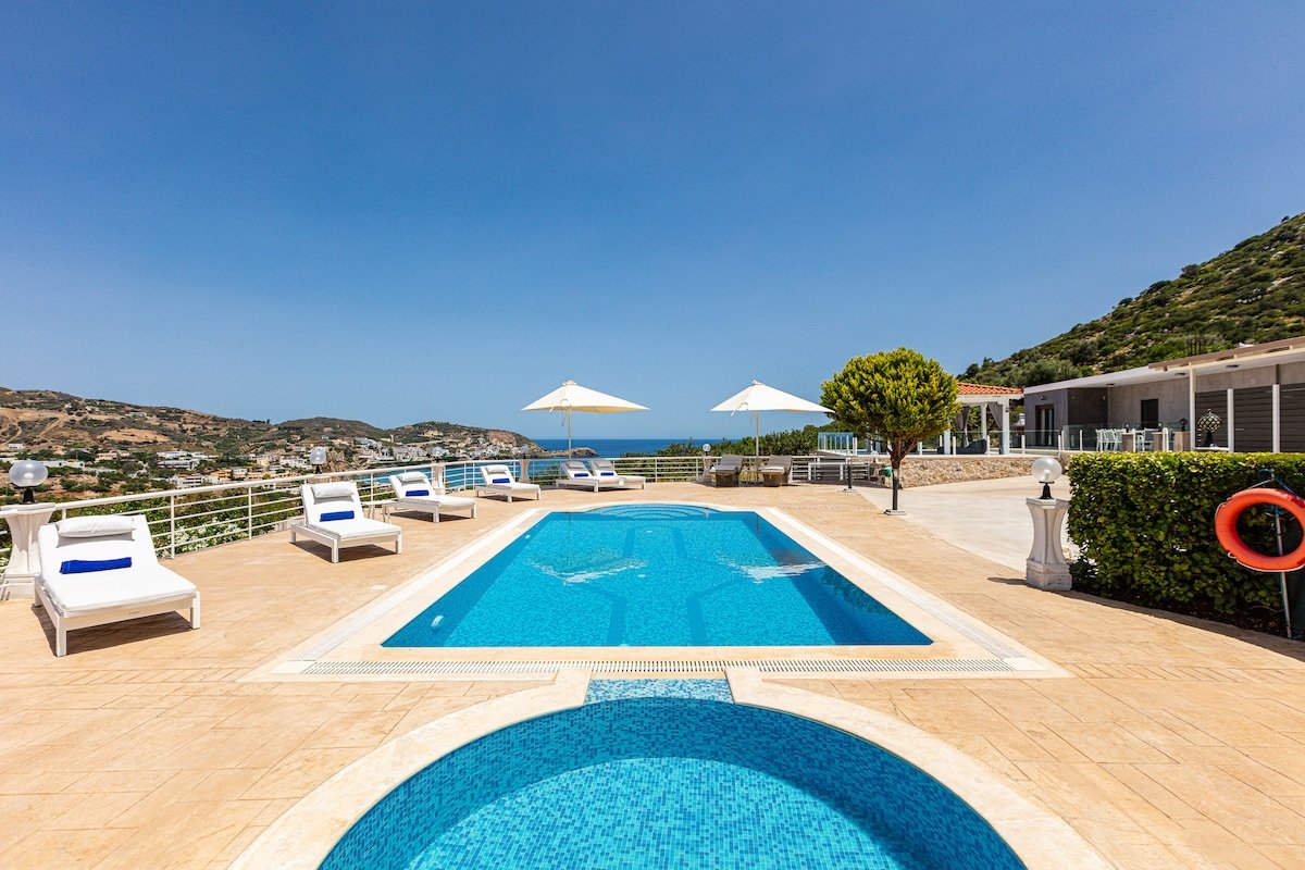 Promitheas Villa, with Pool & Heated Spa Whirlpool gallery image 3