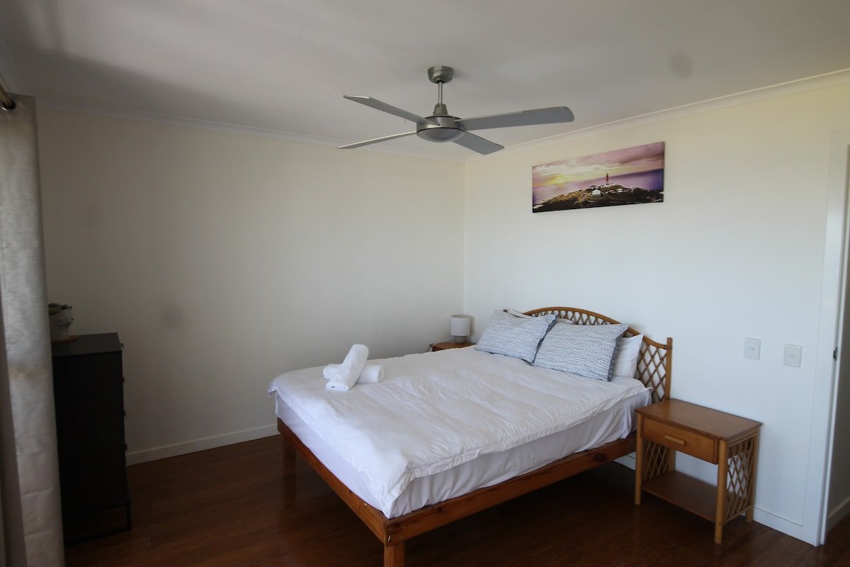 Tangaloooma Beachfront Villa 1 – Air Conditioned gallery image 4