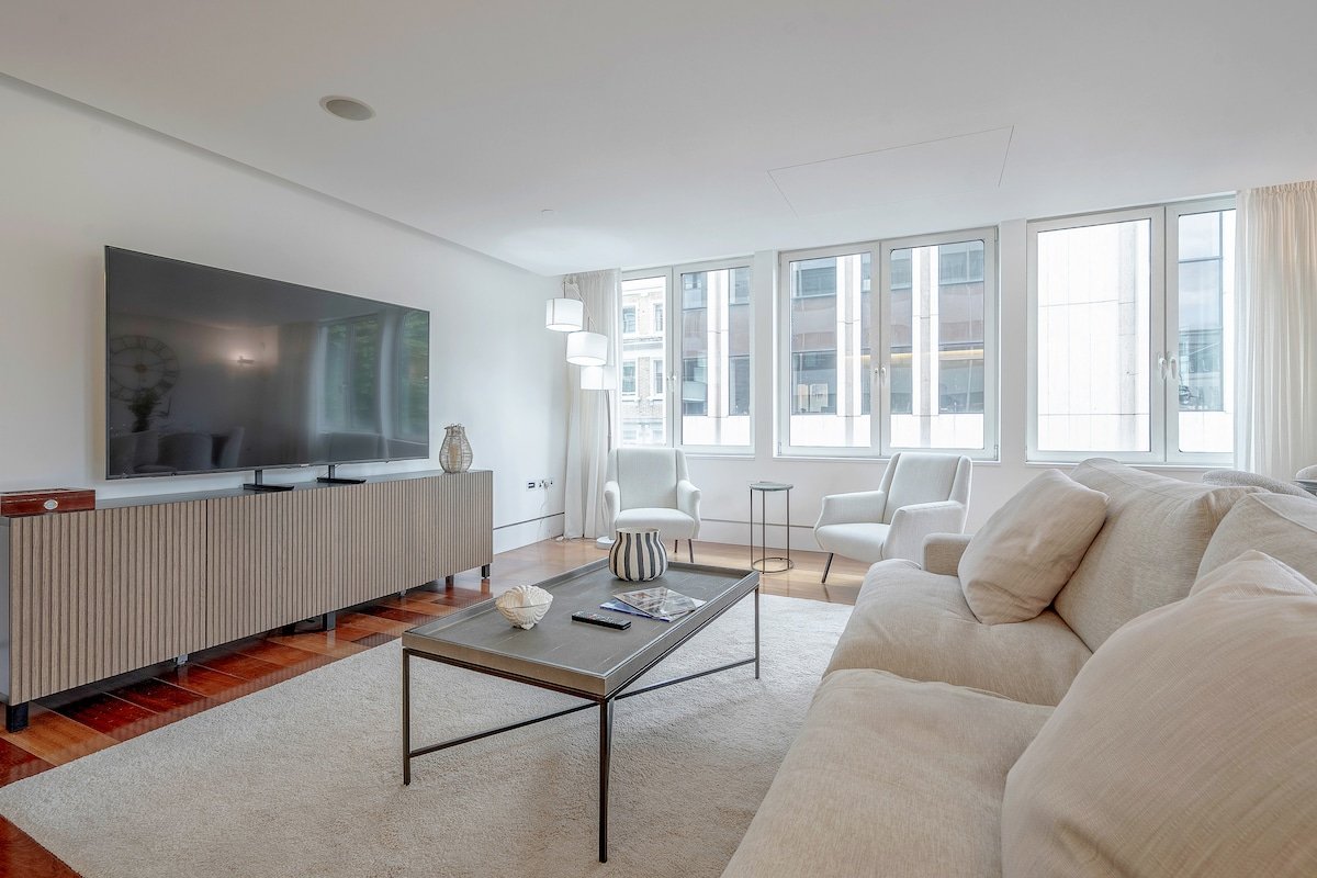 Harrods Platinum Pad gallery image 3