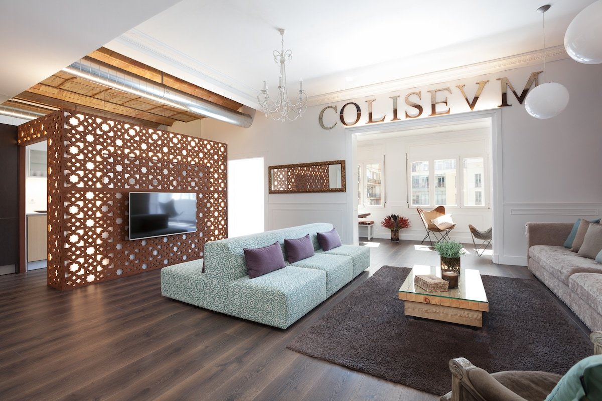 Grandeluxe Apartment by Coliseum EnjoyBCN Apts gallery image 2