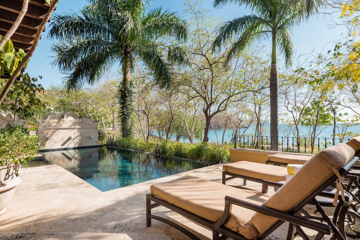 Oceanfront Villa, Pool & Beach Club – Casa Tom