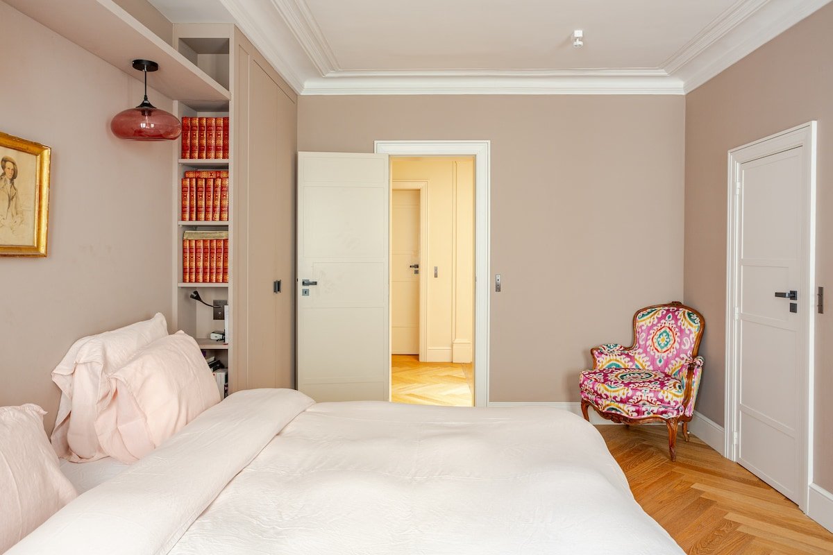 Mansion Parisienne gallery image 3