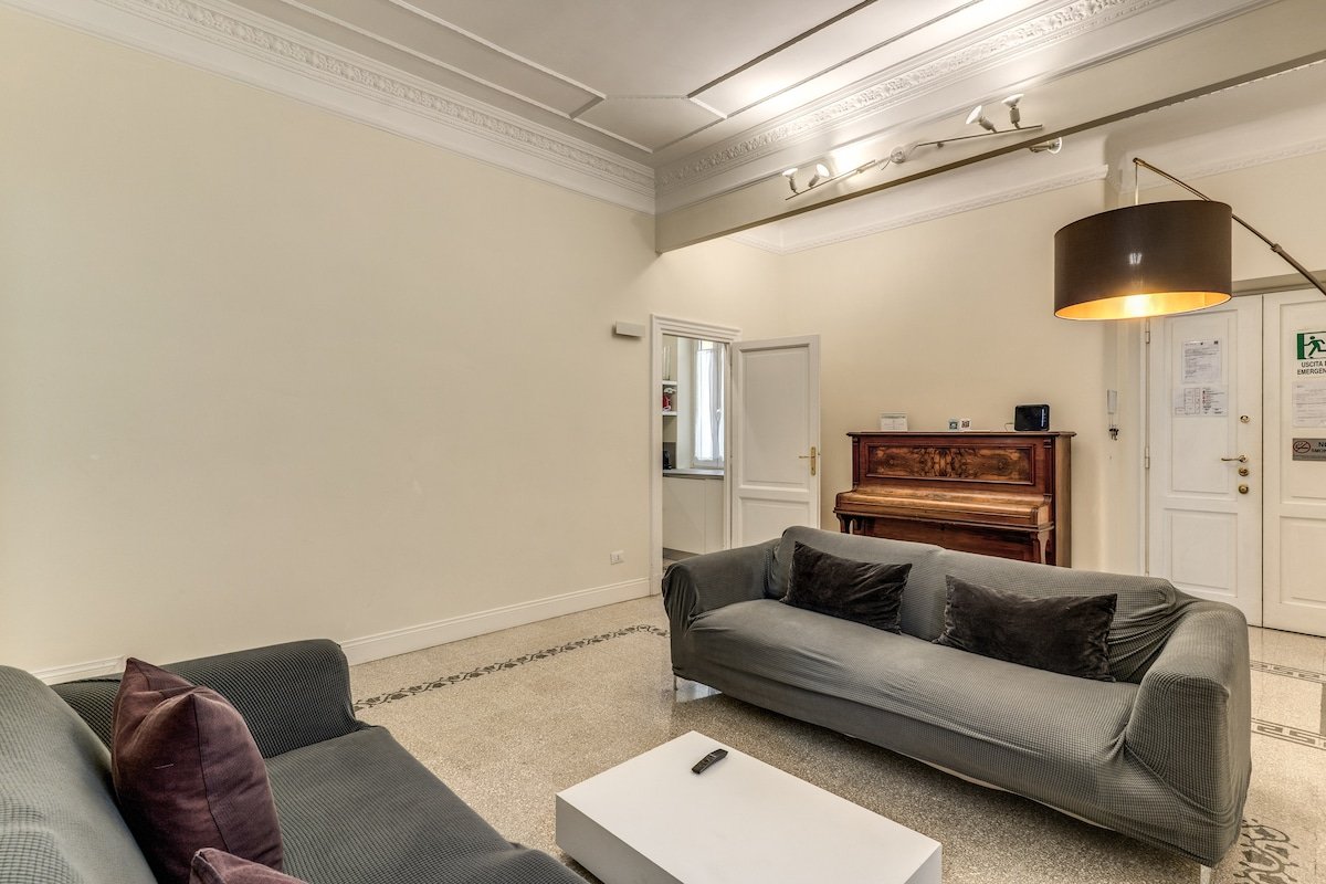 Modern Apartment Quirina 300 mt from Vatican gallery image 4