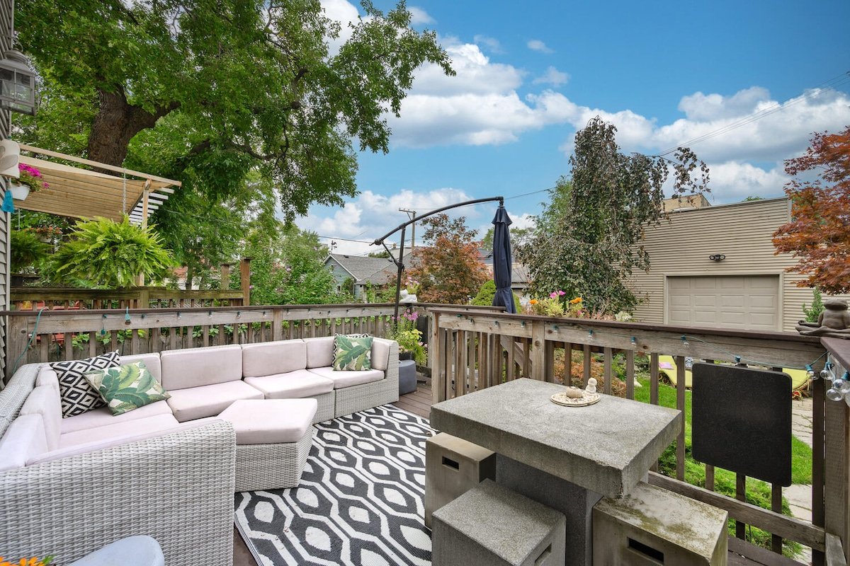 Entire Home in Historic Logan Square gallery image 3