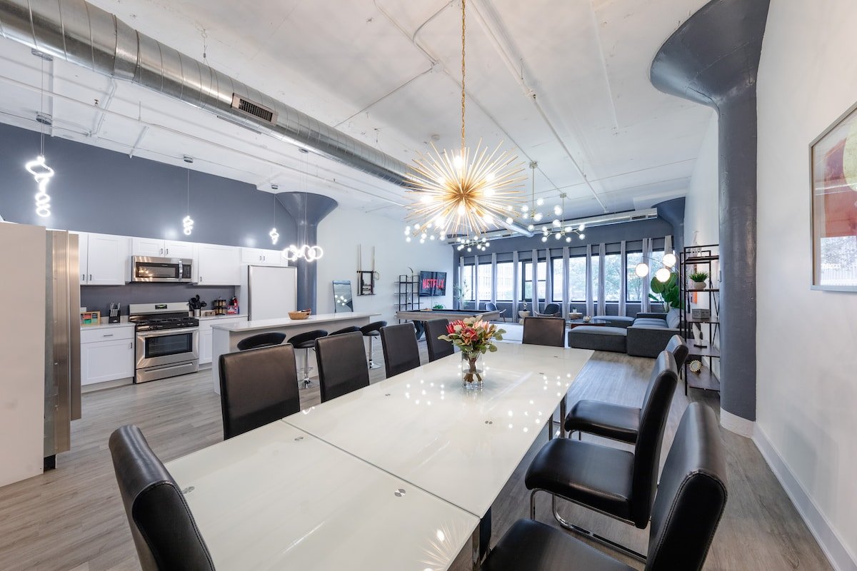 Luxurious 5BR Suite Near McCormick w/ Pool Table gallery image 4