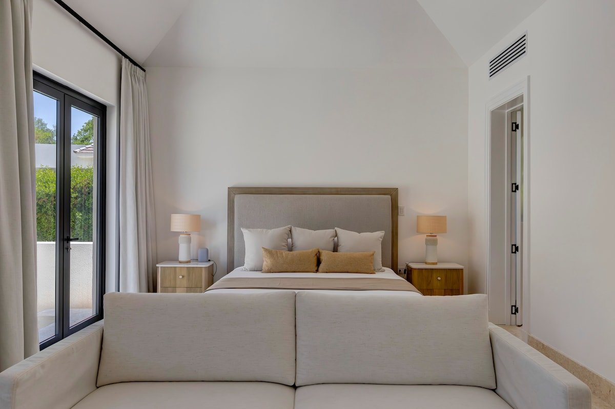 Hacienda A43 – Modern Comfort in Timeless Elegance gallery image 2