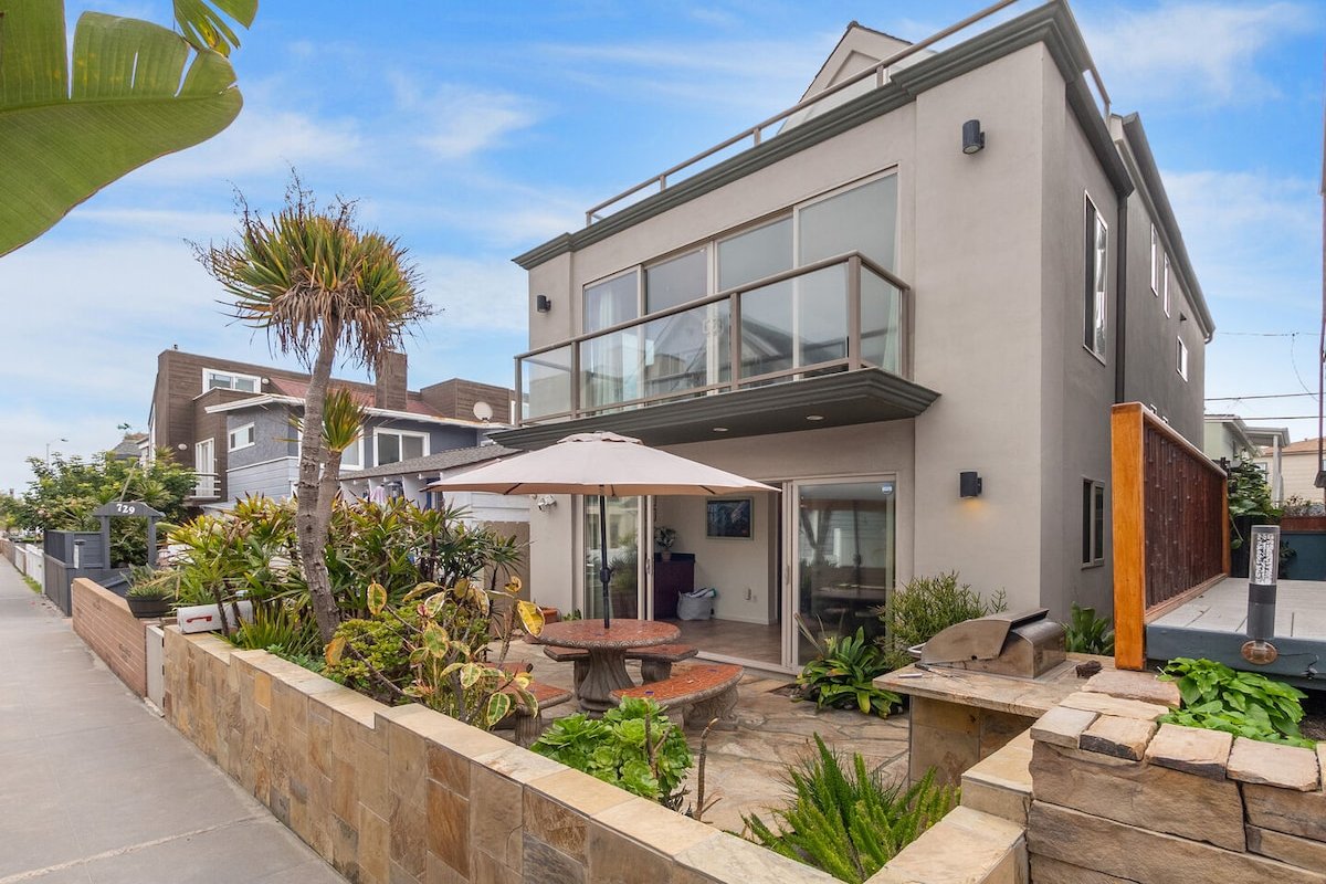 Ocean View Beach Haven! Pet Friendly & Steps2Beach gallery image 3