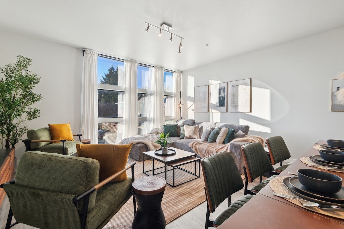 Urban Seattle Getaway – Space Needle Views gallery image 3