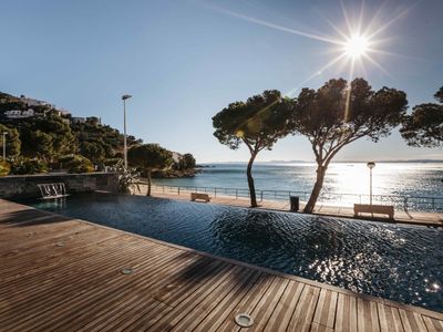 Beachfront two-bedroom apartment with sea views in