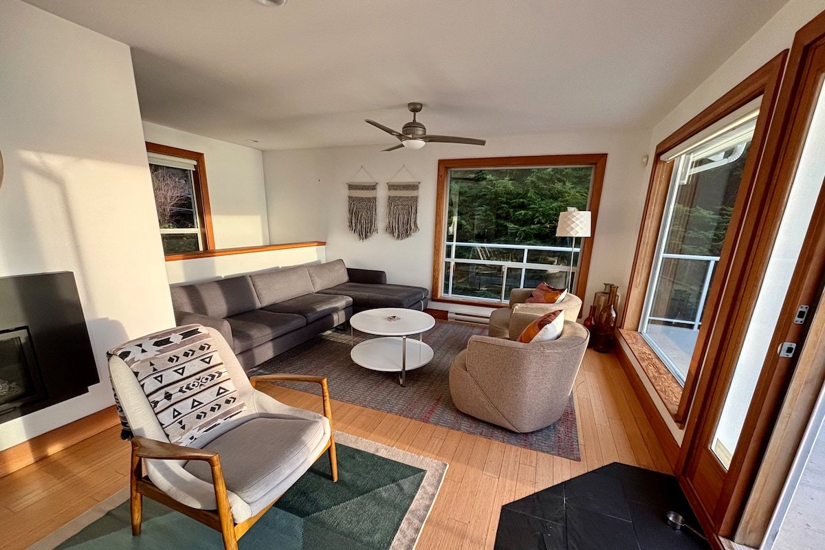 Exclusive Oceanfront 4-bedroom w/ incredible views gallery image 4