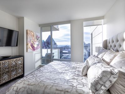 Waterfalls Hotel Luxury Suite