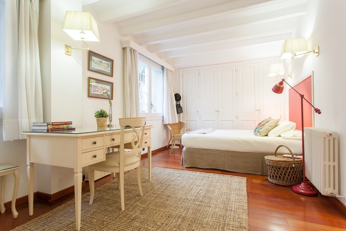 Central Townhouse Barcelona gallery image 5