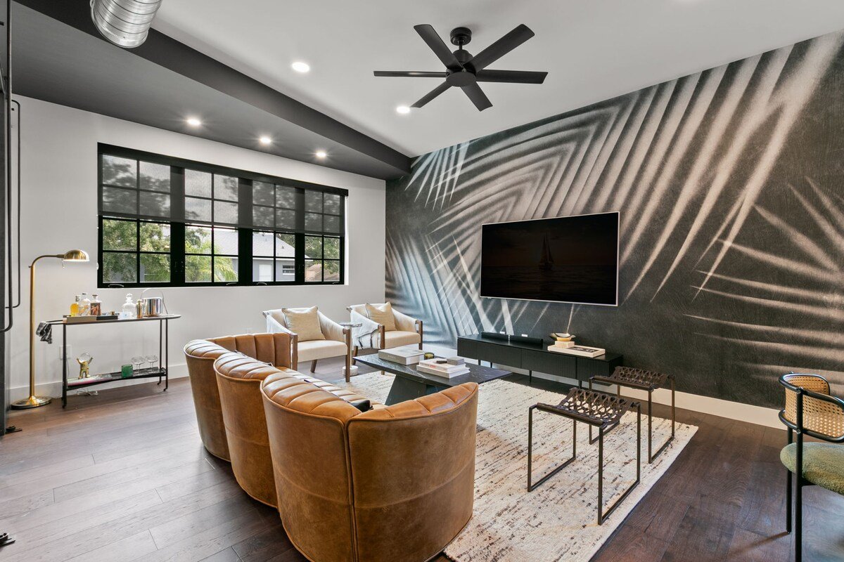 New! The Artist House – Luxury Hyde Park Home gallery image 5