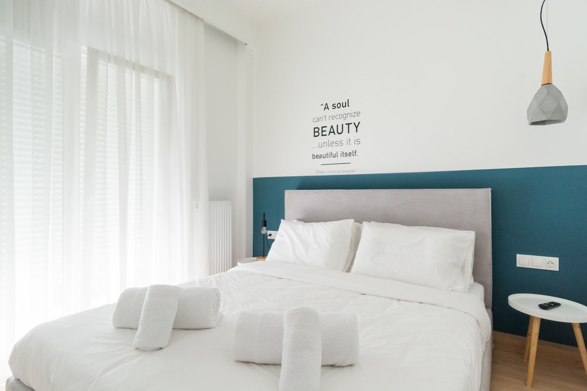 Lower Penthouse with Big Terrace & Lycabettus View gallery image 4