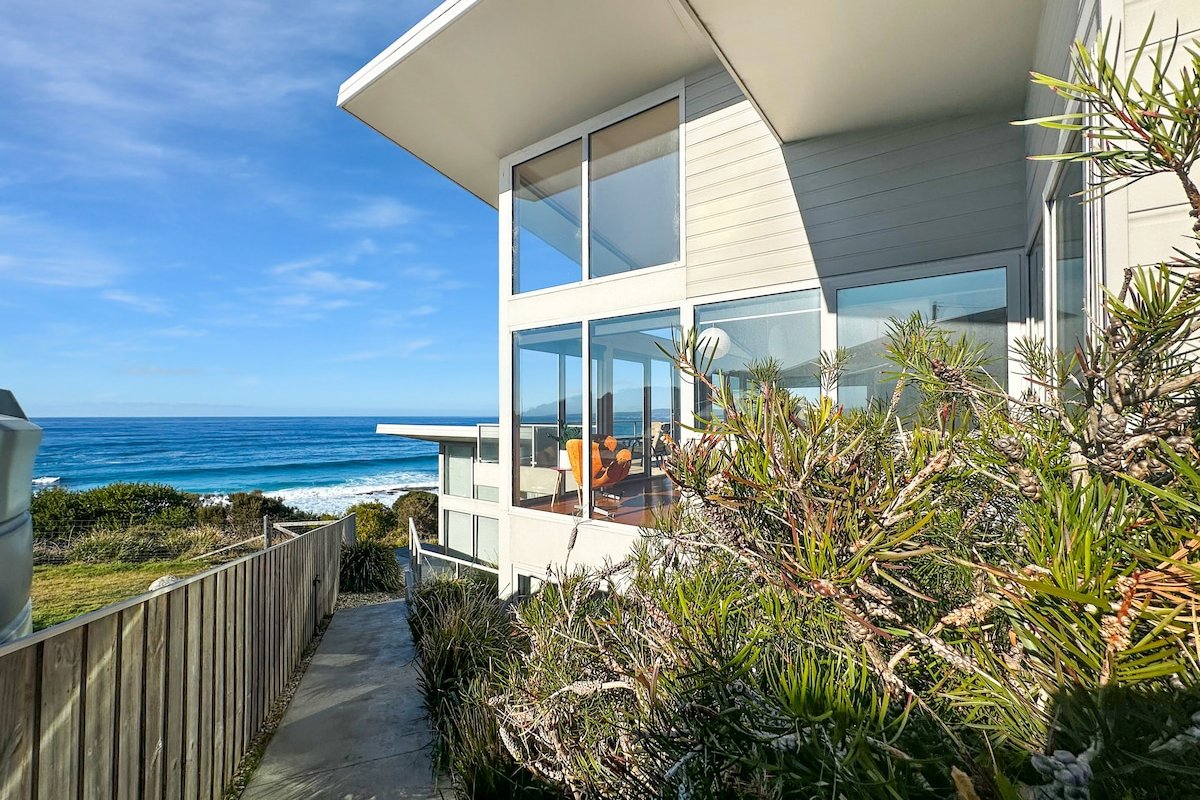 Eleven62 Bay Of Fires Beach House gallery image 2