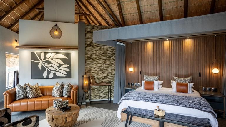 Tuningi Safari Lodge Luxury Suite