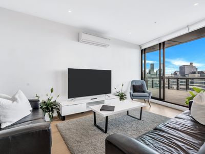 Platinum Sub-Penthouse with majestic views