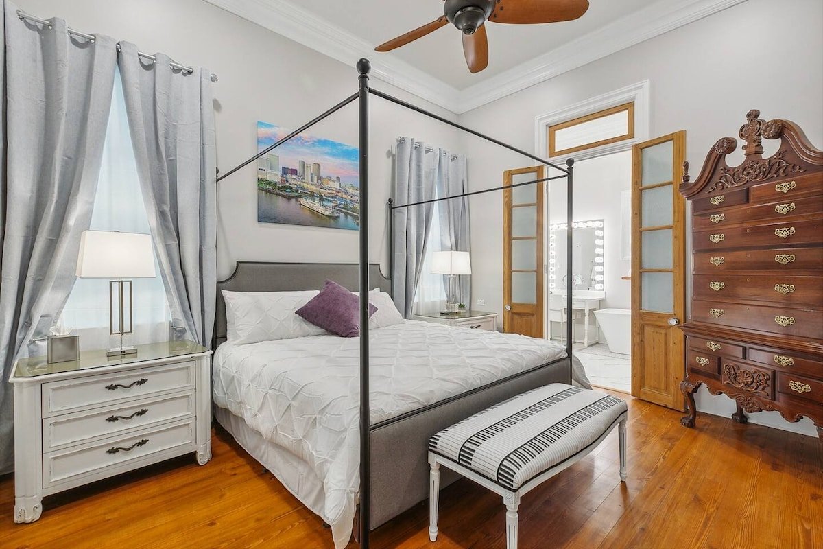 Elegant Mid City Luxurious Home On Streetcar Line gallery image 4