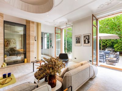 Par051 – Luxury apartment with garden Avenue Foch