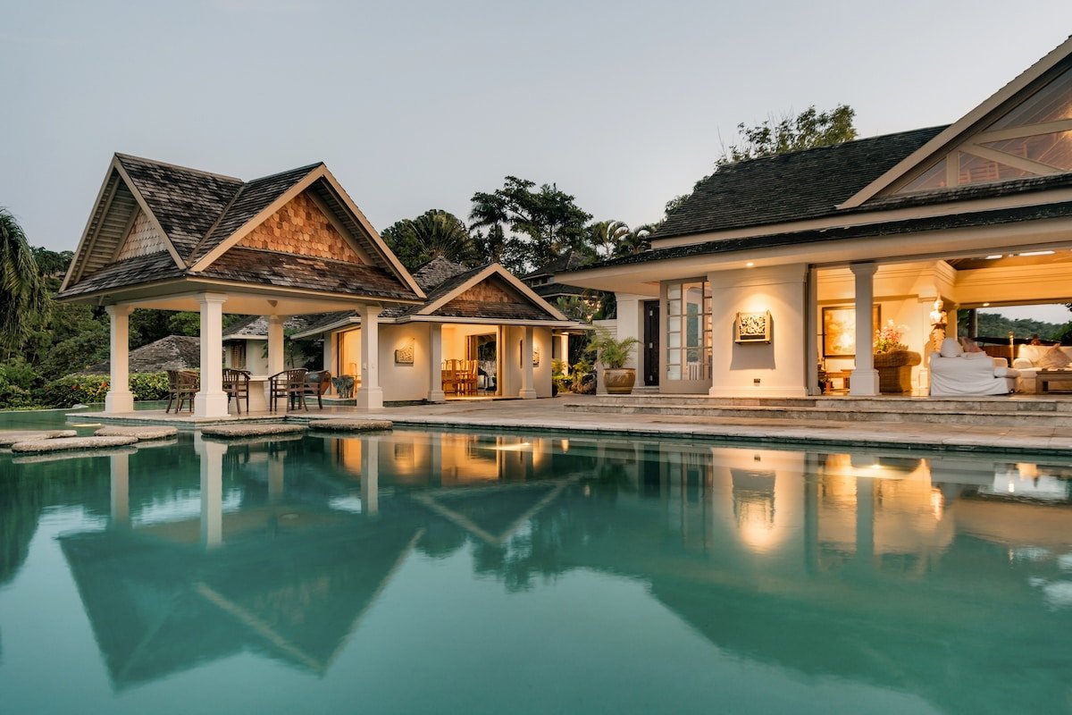 Silent Waters Villa – 9 Bedroom Estate – Two Pools