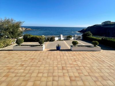 Amazing beachfront family home