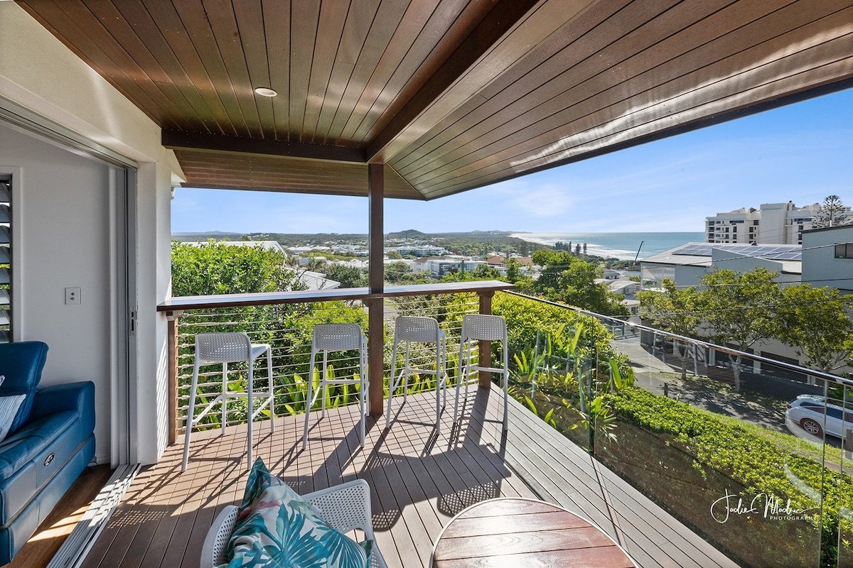 Pacific View – Steps to Coolum beach, Pets on app gallery image 4