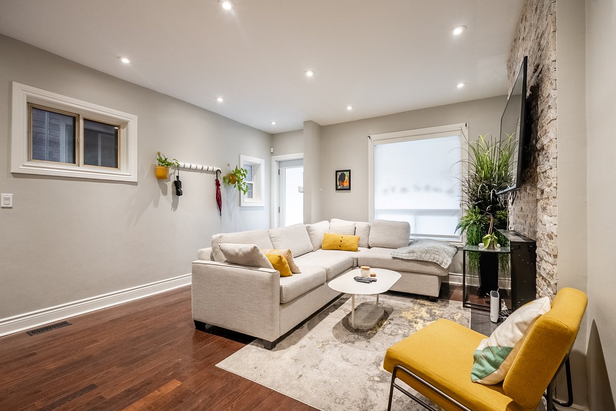 Wychwood Haven: Modern 3 bdrm