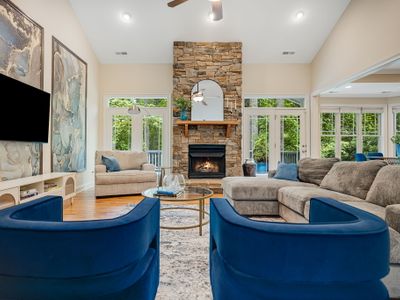 Min to DNTN, Biltmore-HTub-Theatre-Game Rm-Yoga