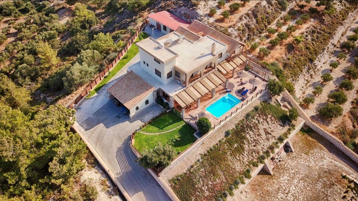 Butterfly Villa Theologos with Sea & Valley Views gallery image 5