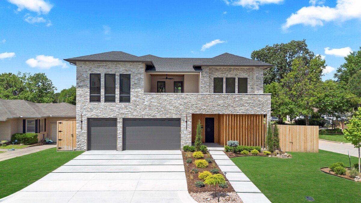 5BR Luxury Home – Brookside (Near Downtown)